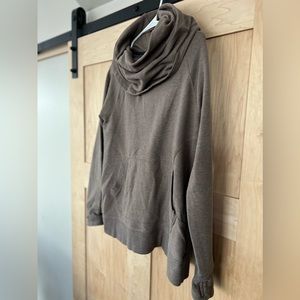 LL Bean Womens Sweatshirt Cowlneck Tan/oatmeal/light brown Size Large